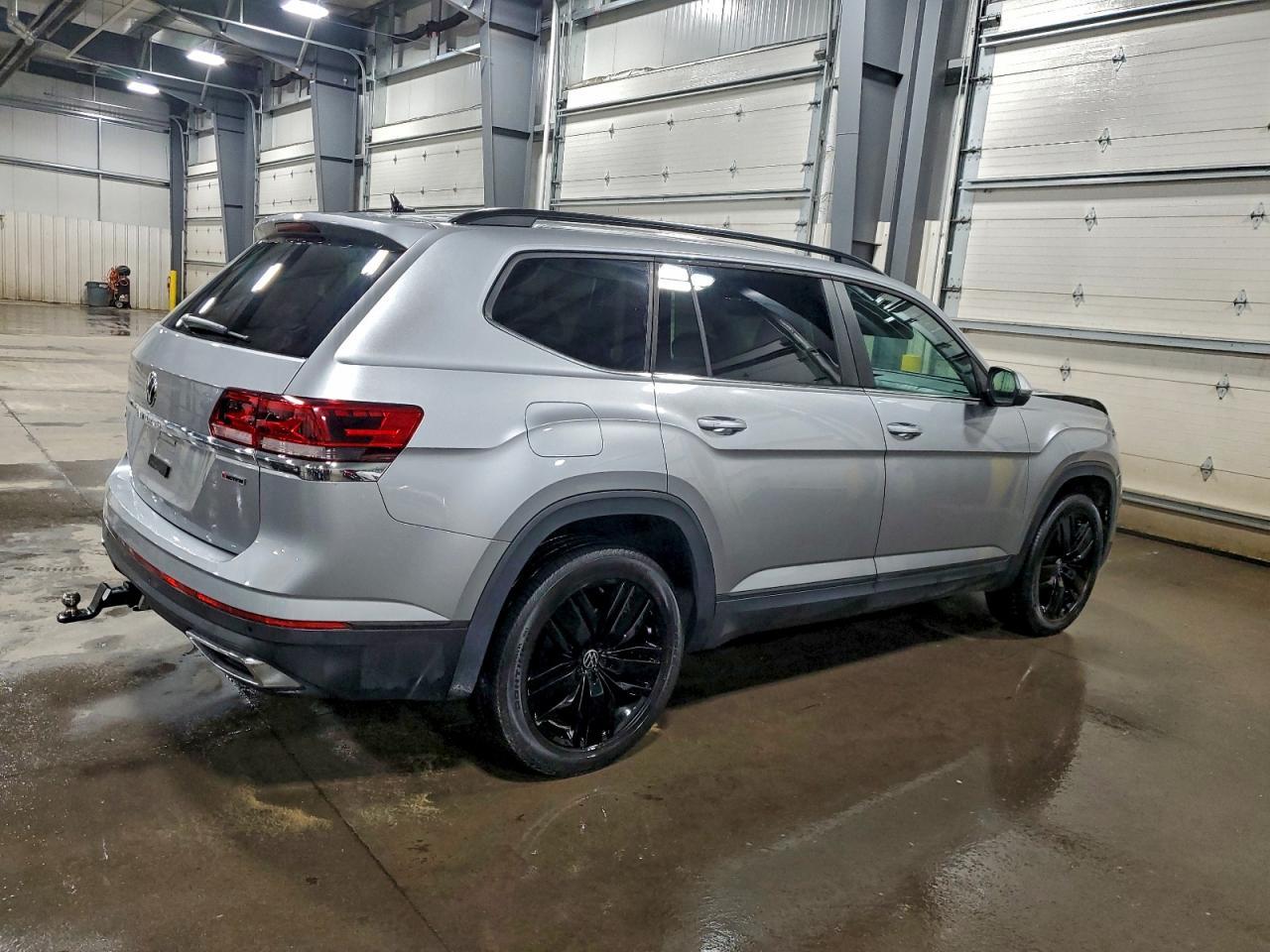 2022 Volkswagen Atlas Se - Фото 3