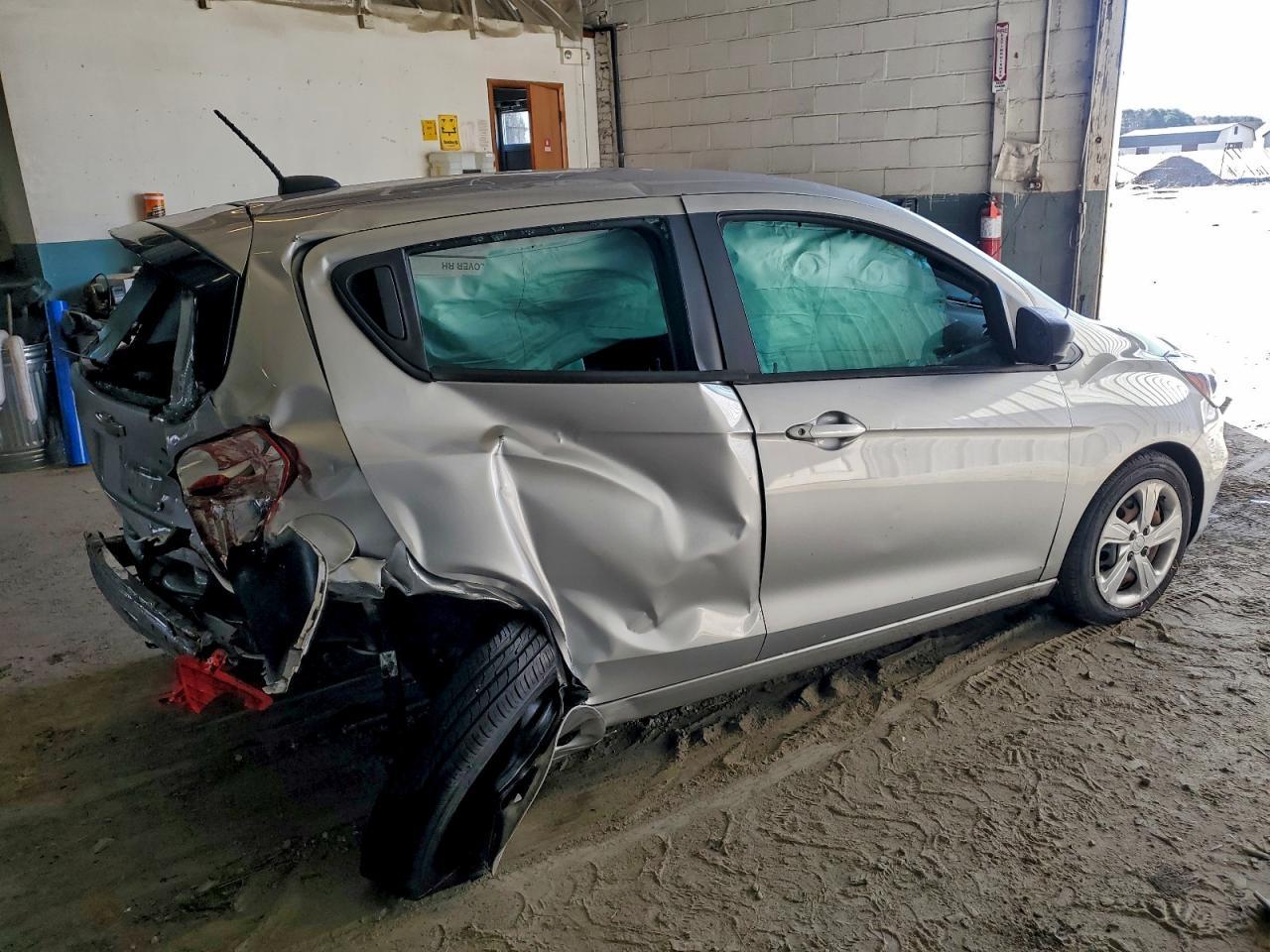 2020 Chevrolet Spark Ls - Фото 3