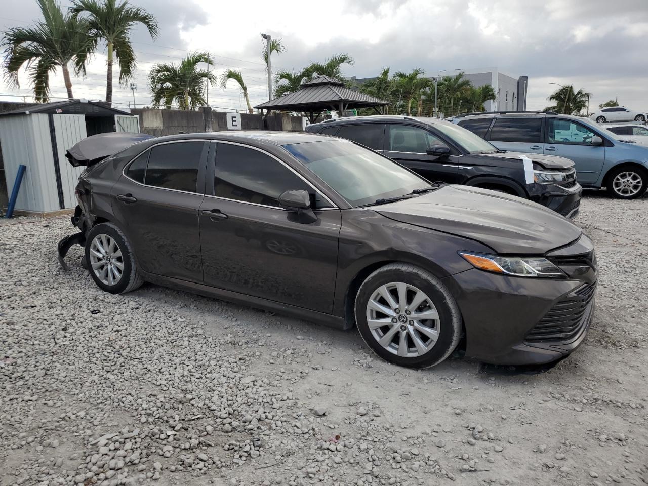 2019 Toyota Camry L - Фото 4