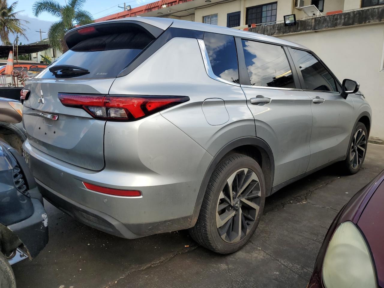 2024 Mitsubishi Outlander Es - Фото 3