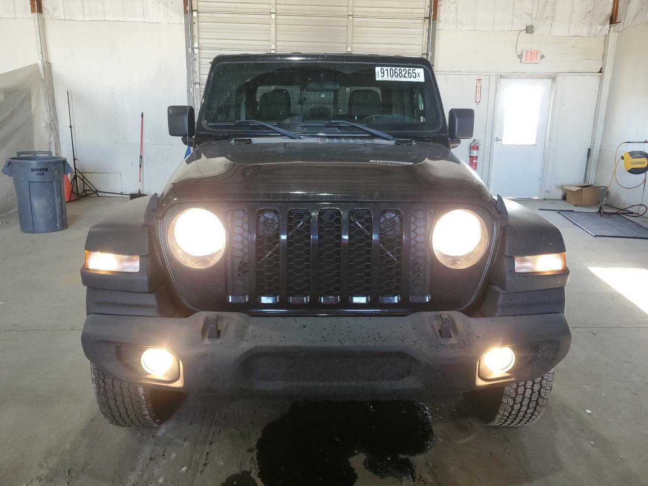 2020 Jeep Gladiator Sport - Image 5
