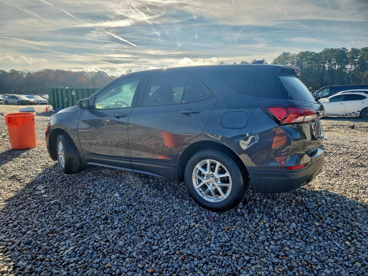 2022 Chevrolet Equinox Ls - Image 2