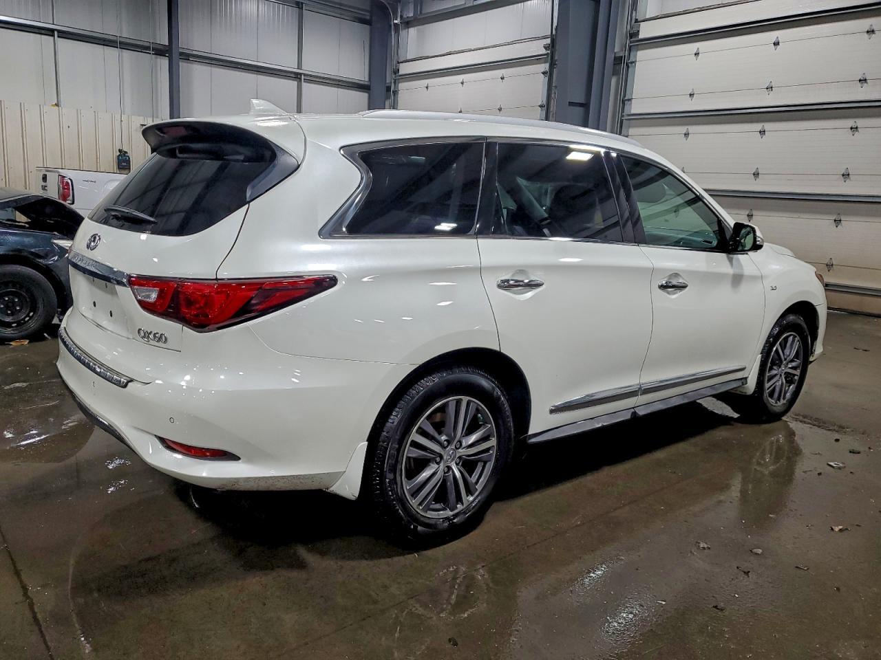 2017 Infiniti Qx60 - Image 3