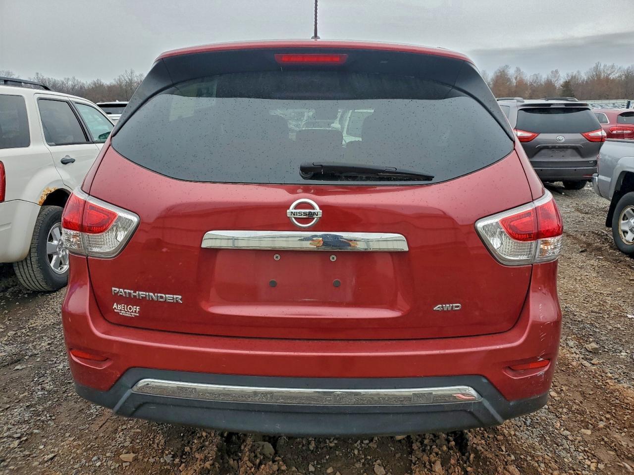 2014 Nissan Pathfinder S - Image 6