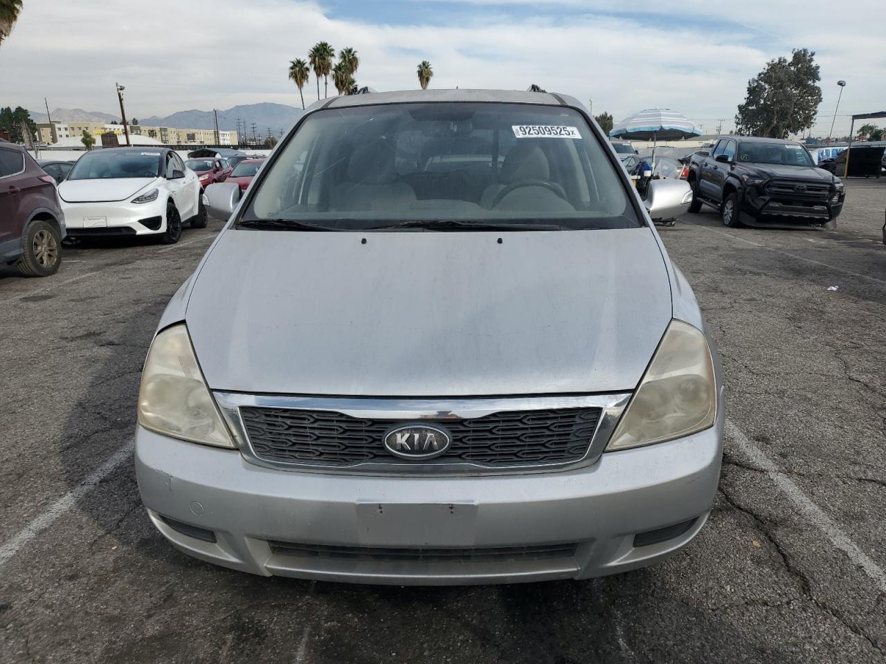 2012 Kia Sedona Lx - Фото 5