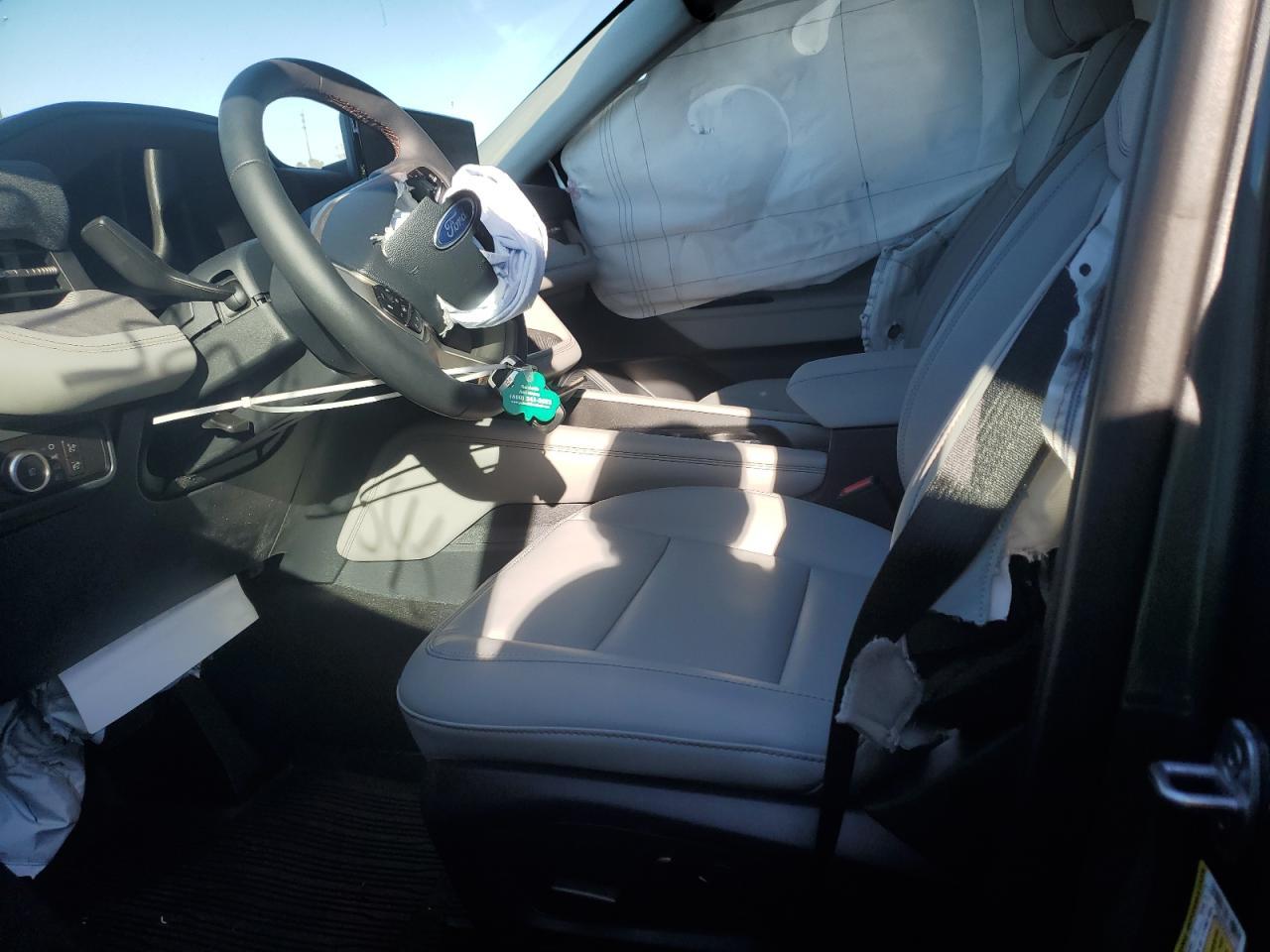 2025 Ford Explorer Active - Фото 7