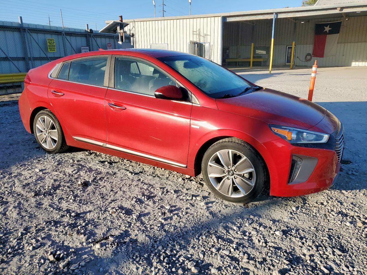 2019 Hyundai Ioniq Limited - Image 4