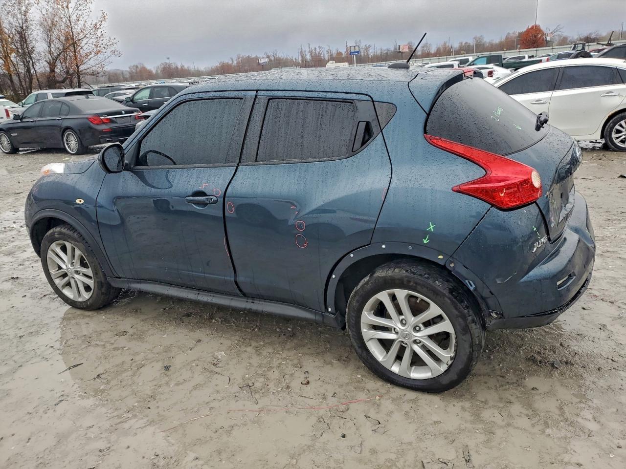 2011 Nissan Juke S - Фото 2