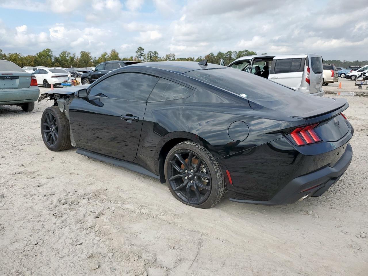 2025 Ford Mustang - Фото 2
