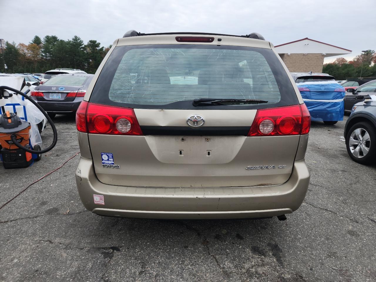 2007 Toyota Sienna Ce - Image 6