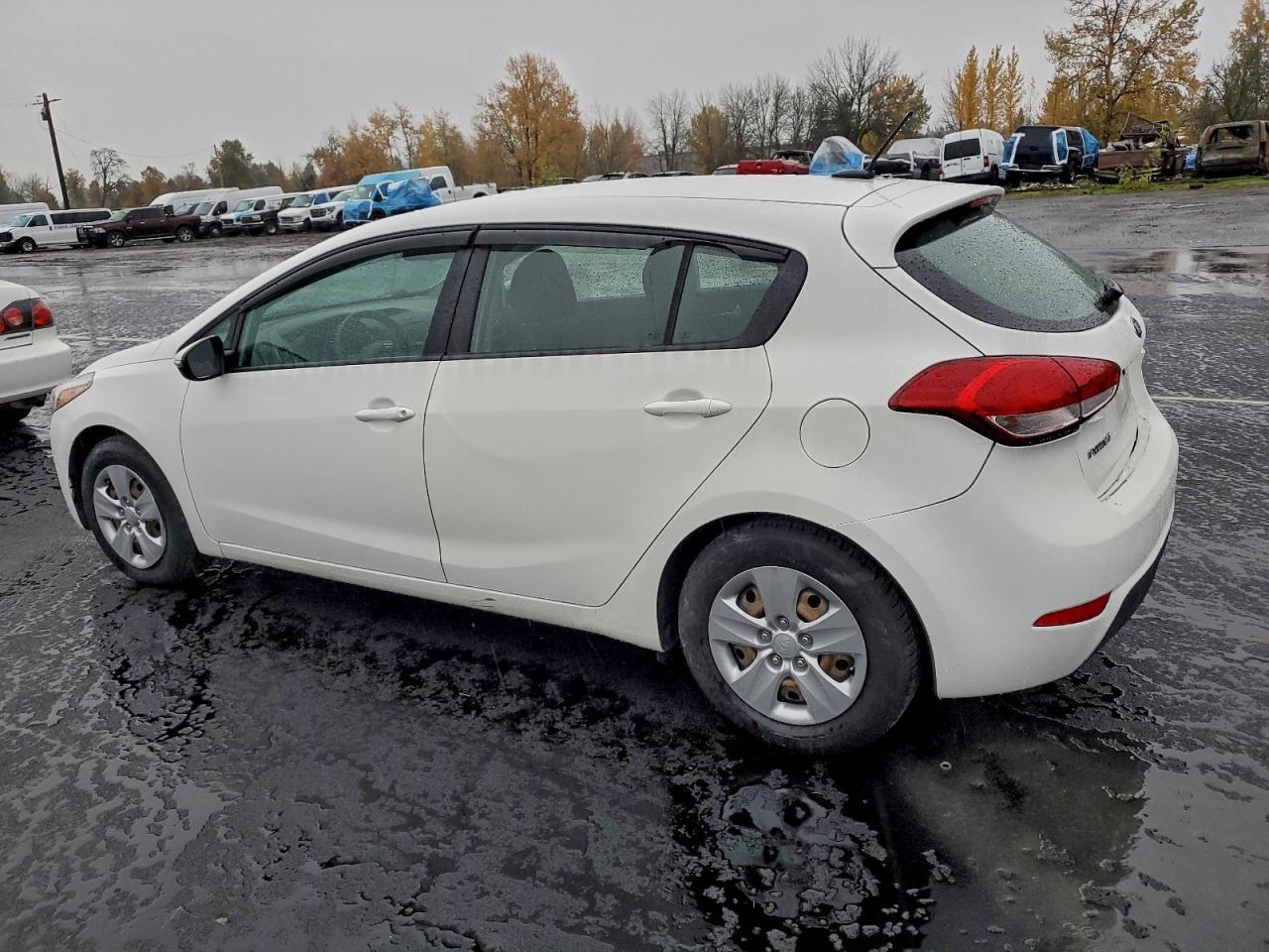 2018 Kia Forte Lx - Image 2