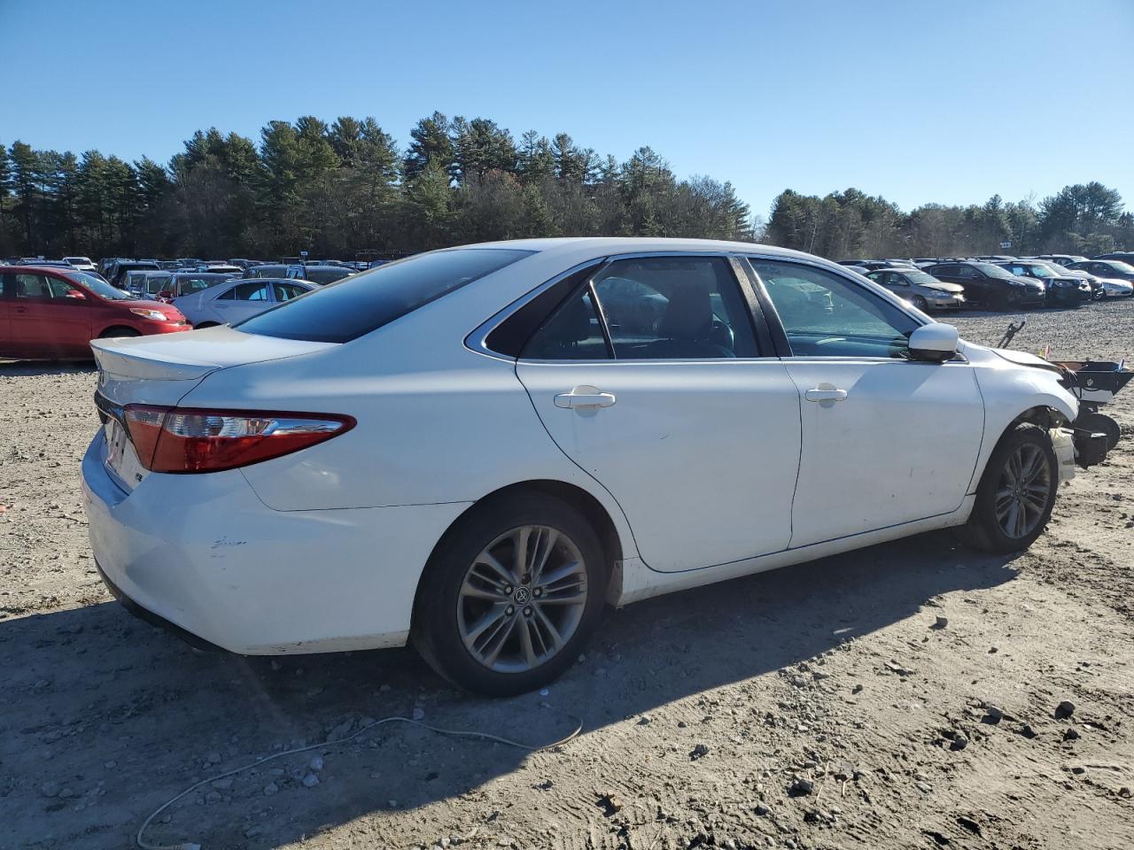 2016 Toyota Camry Le - Фото 3