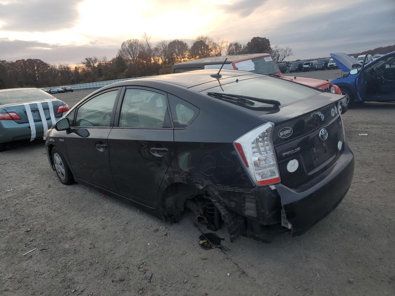 2011 Toyota Prius Two - Фото 2