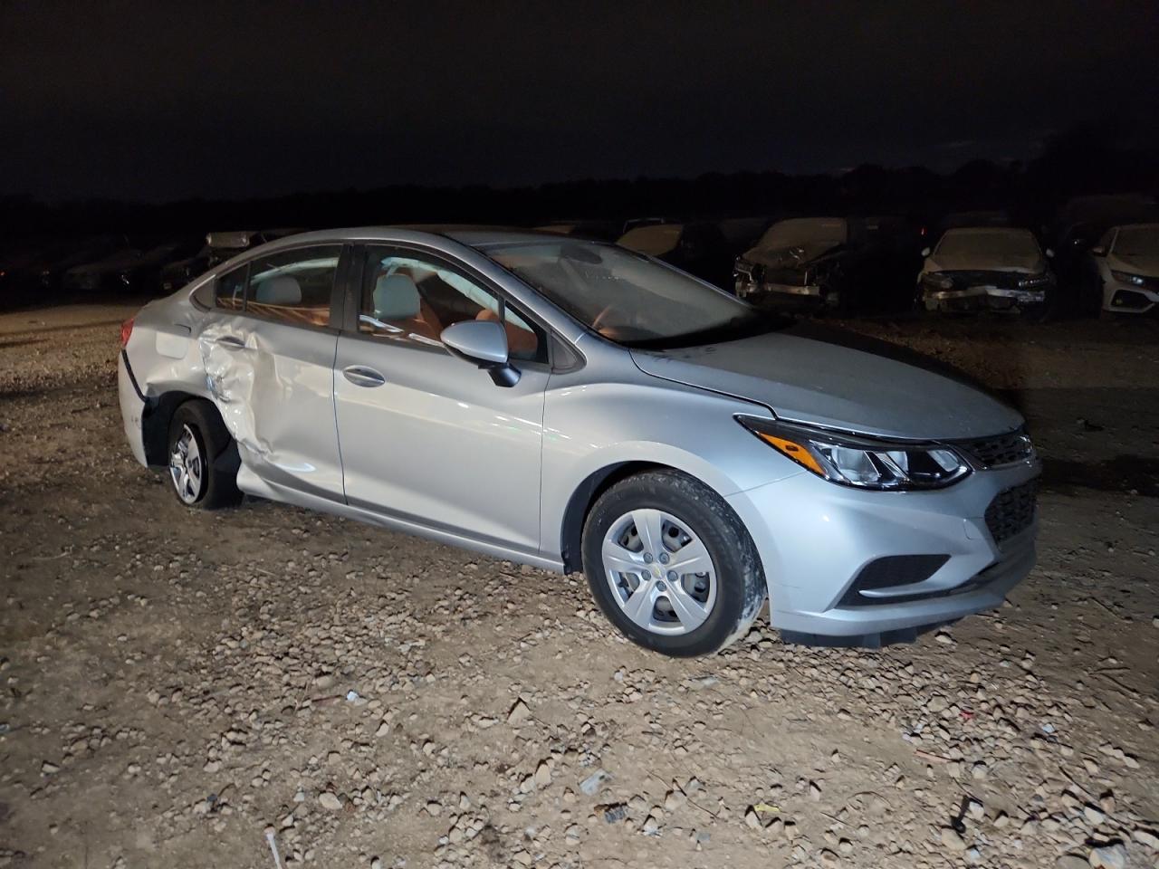 2017 Chevrolet Cruze Ls - Фото 4