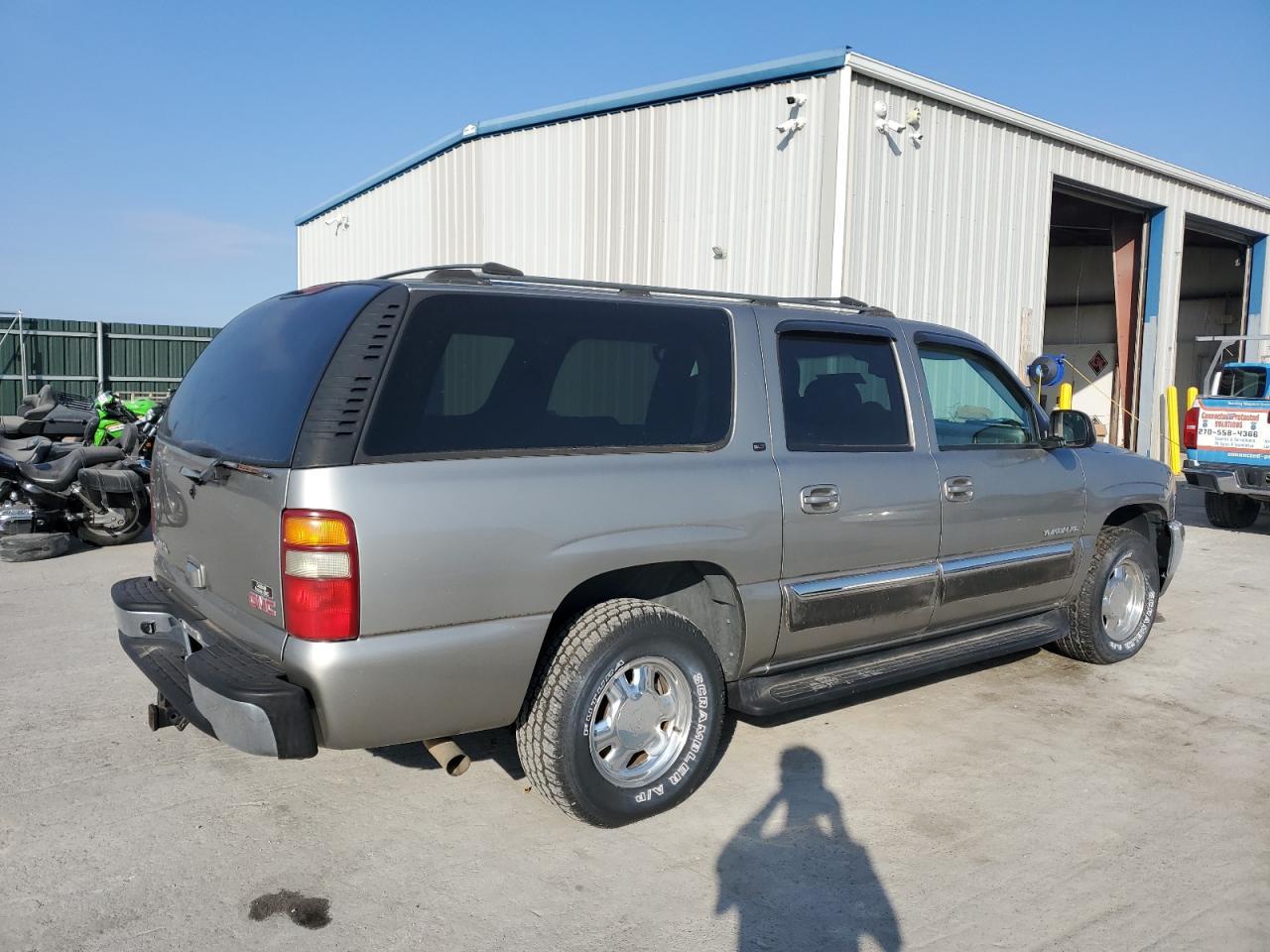2003 GMC Yukon Xl C1500 - Image 3