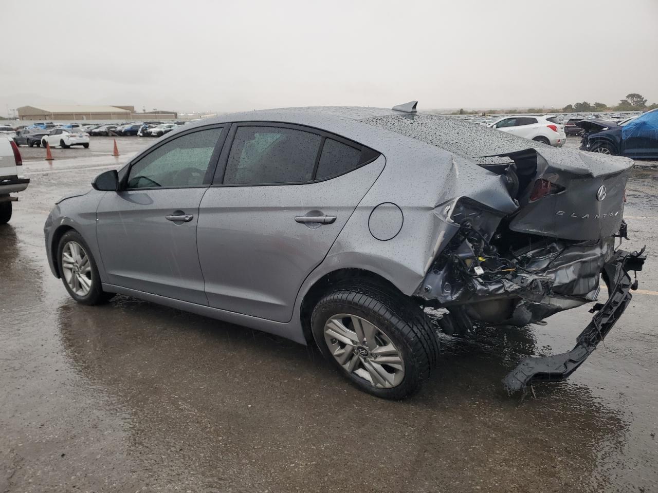 2019 Hyundai Elantra Sel - Image 2