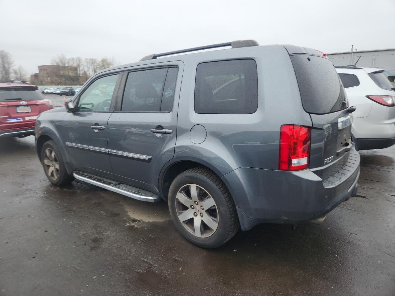 2012 Honda Pilot Touring - Image 2