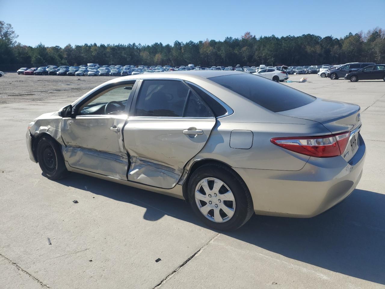 2017 Toyota Camry Le - Фото 2