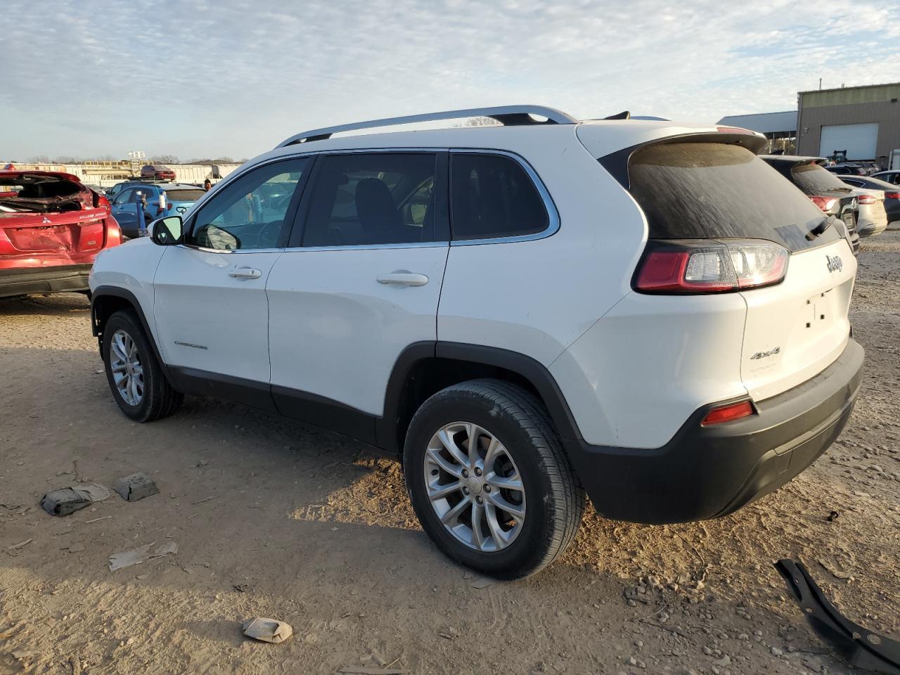 2019 Jeep Cherokee Latitude - Image 2