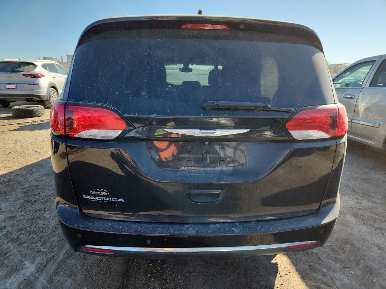 2017 Chrysler Pacifica Touring L - Image 6