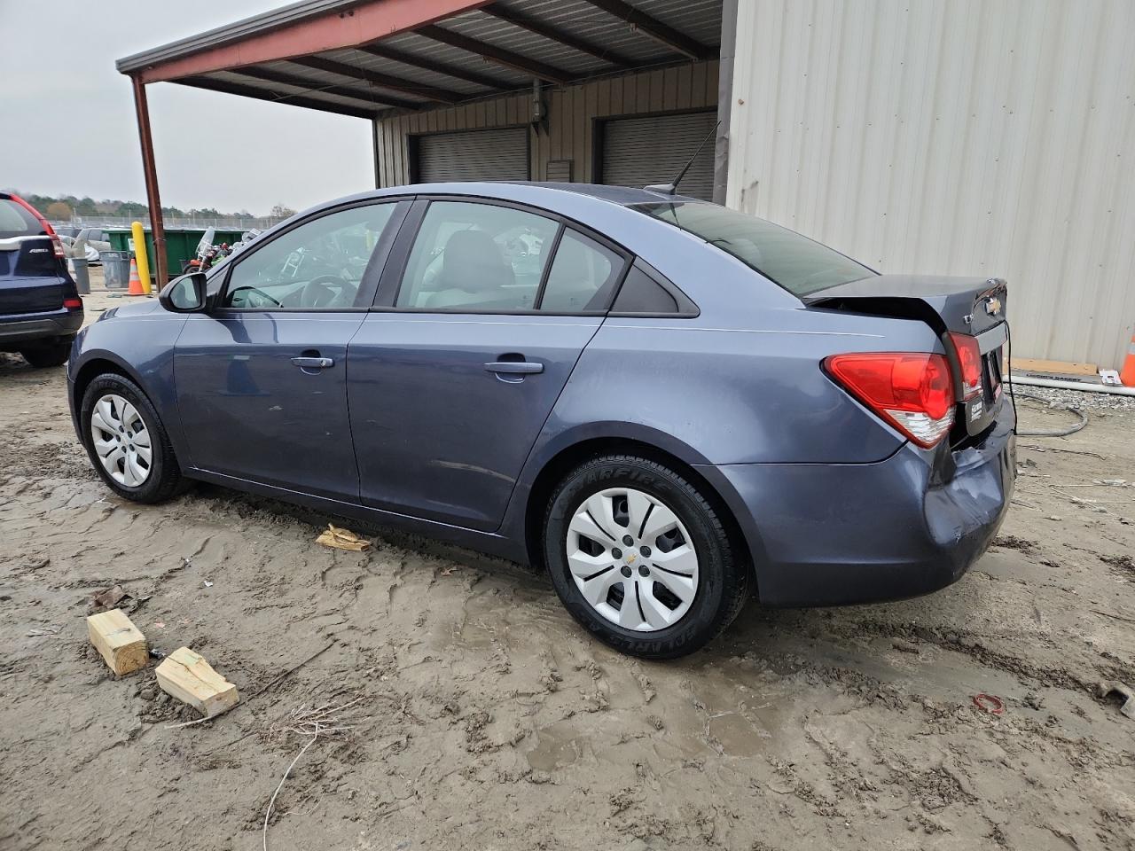 2013 Chevrolet Cruze Ls - Фото 2