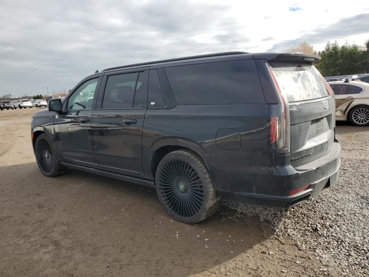 2022 Cadillac Escalade Esv Sport Platinum - Image 2