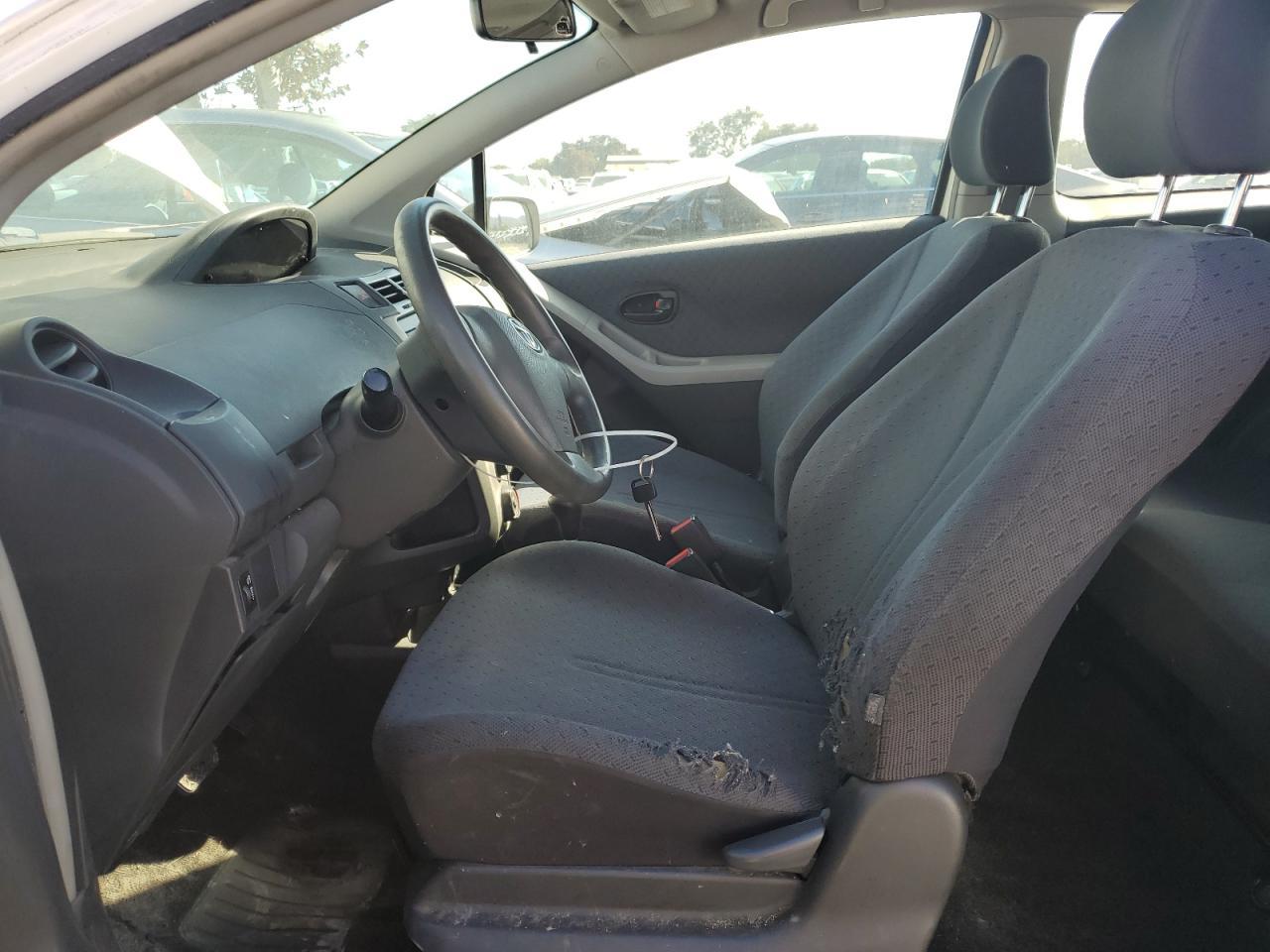 2011 Toyota Yaris - Фото 7