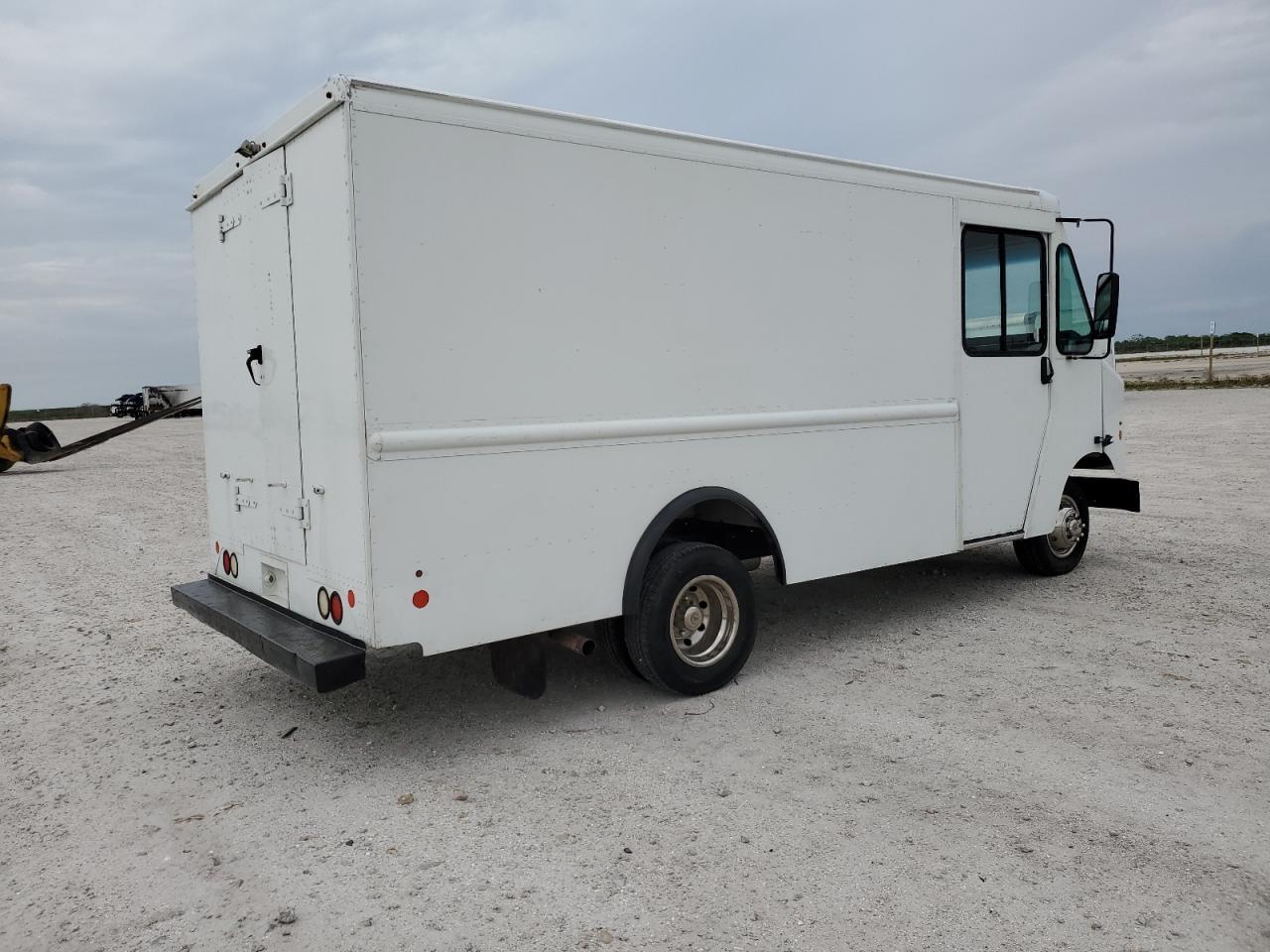 2016 Ford E350 Delivery Van - Фото 3