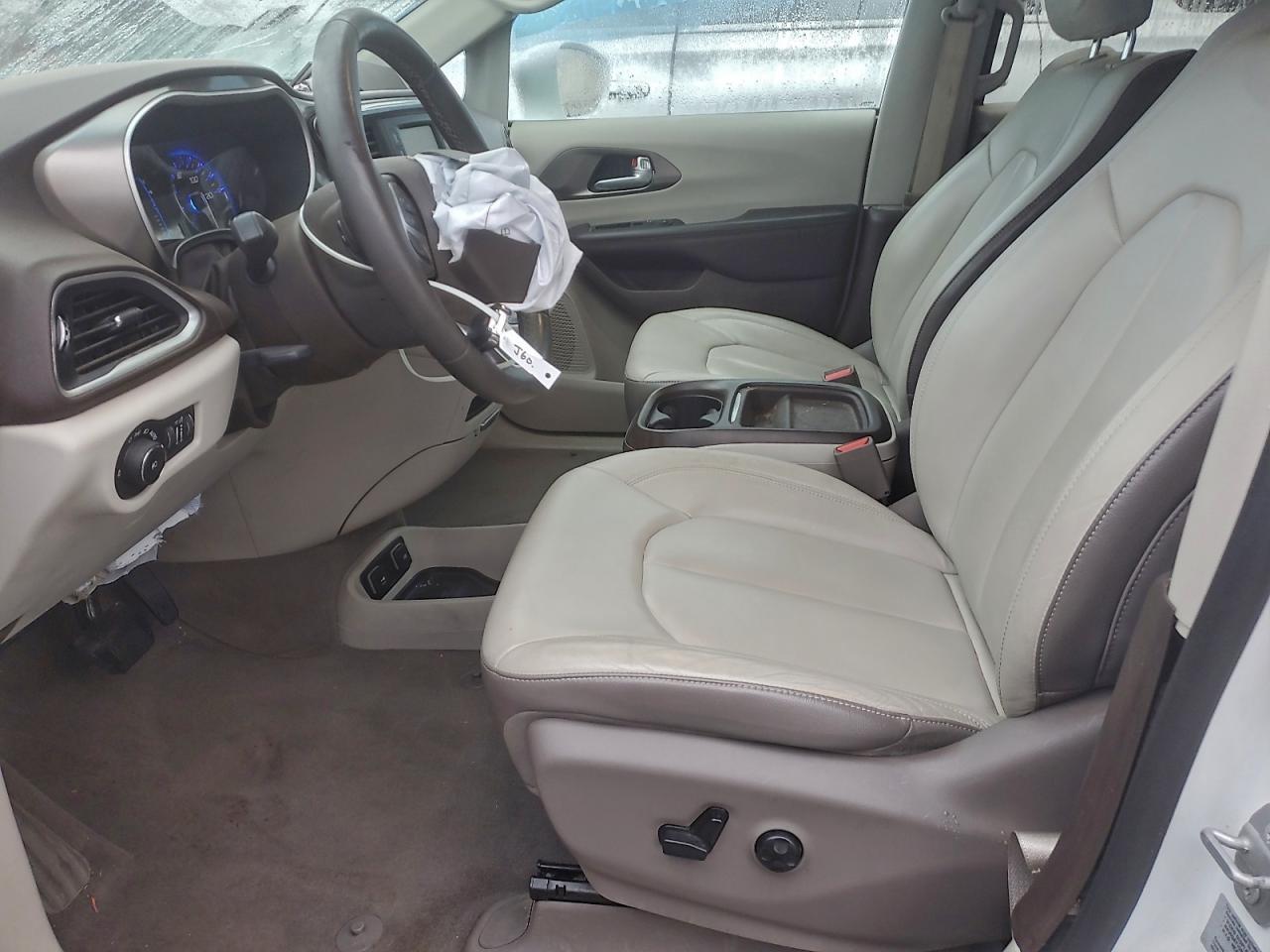 2017 Chrysler Pacifica Touring L - Фото 7