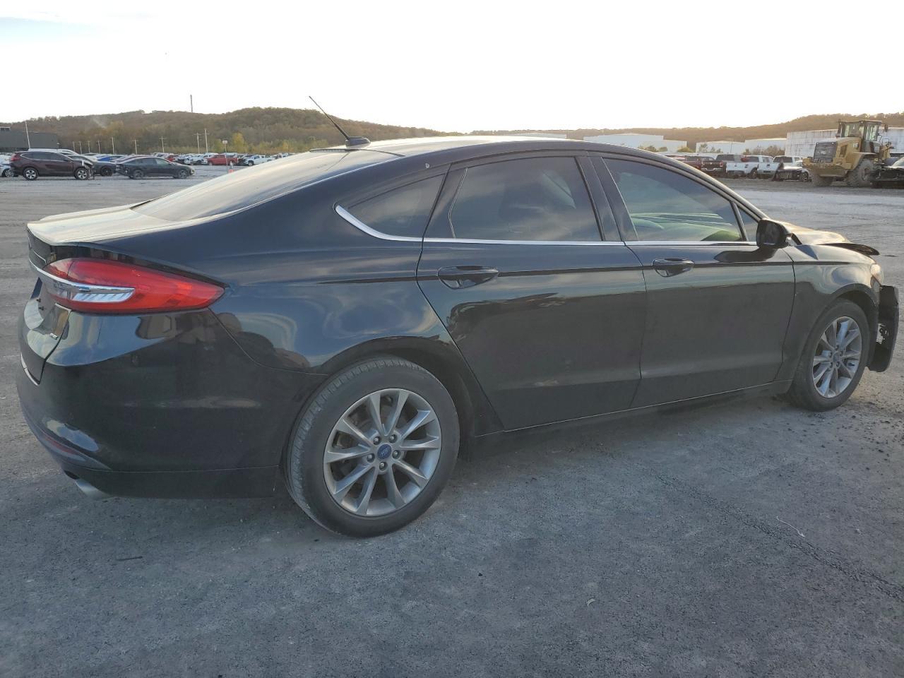 2017 Ford Fusion Se - Фото 3