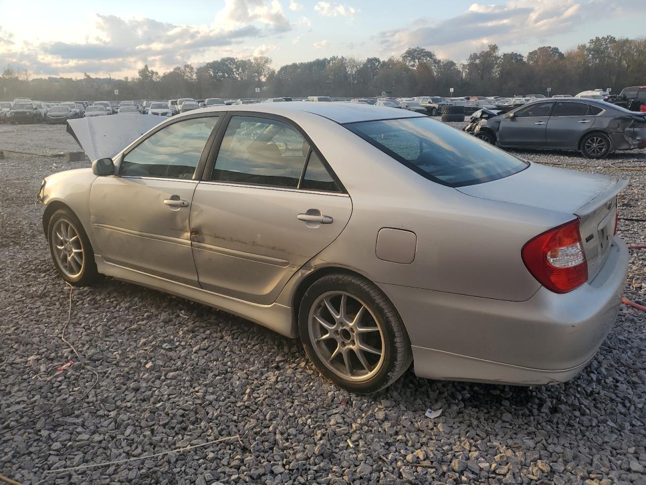2003 Toyota Camry Le - Фото 2