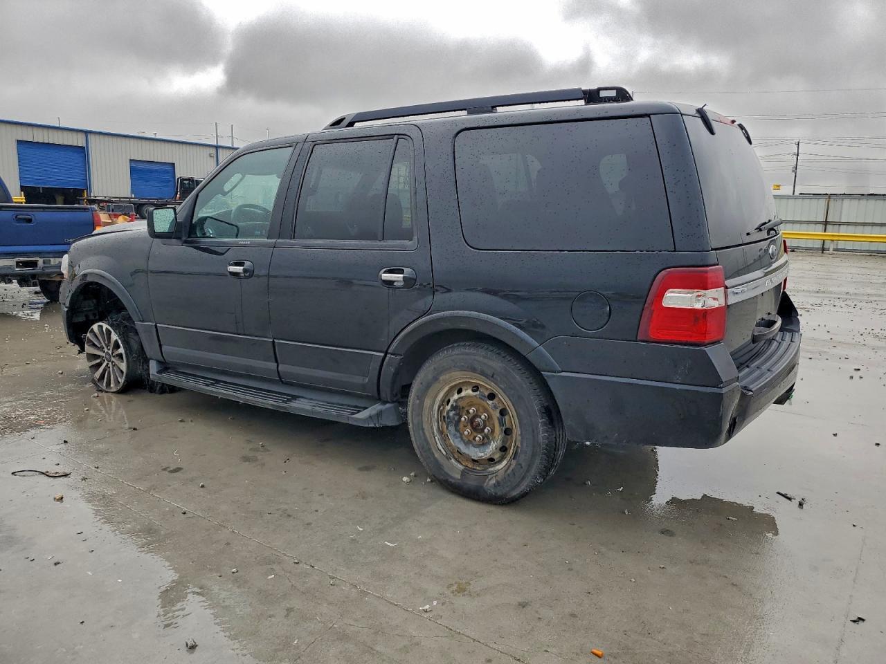 2017 Ford Expedition Xlt - Image 2