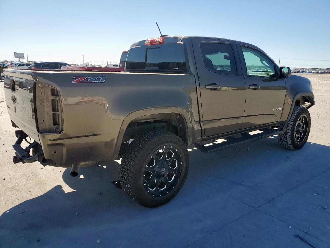 2017 Chevrolet Colorado Z71 - Image 3