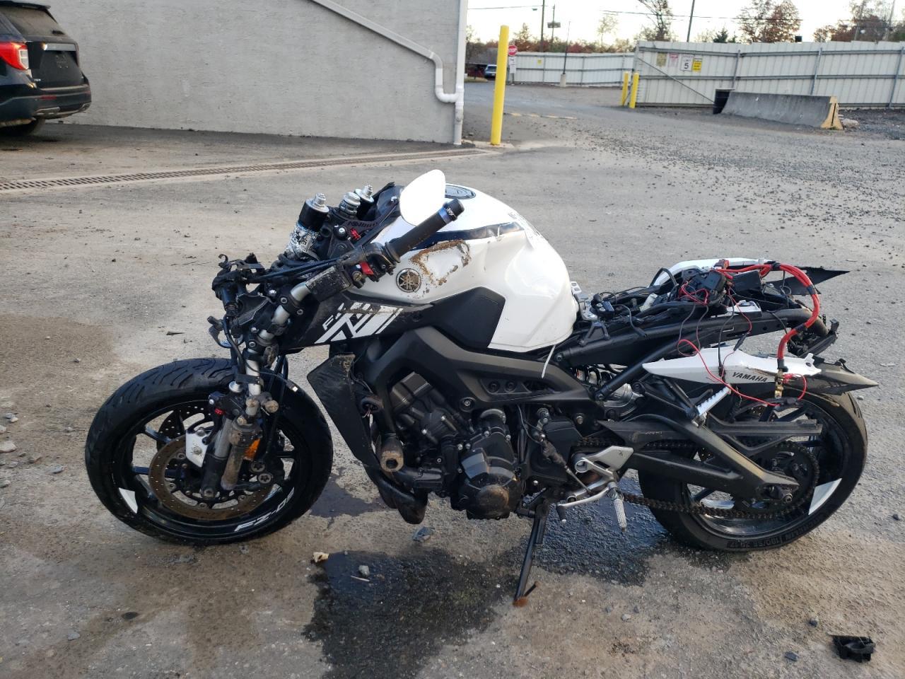 2017 Yamaha Fz09 - Image 3