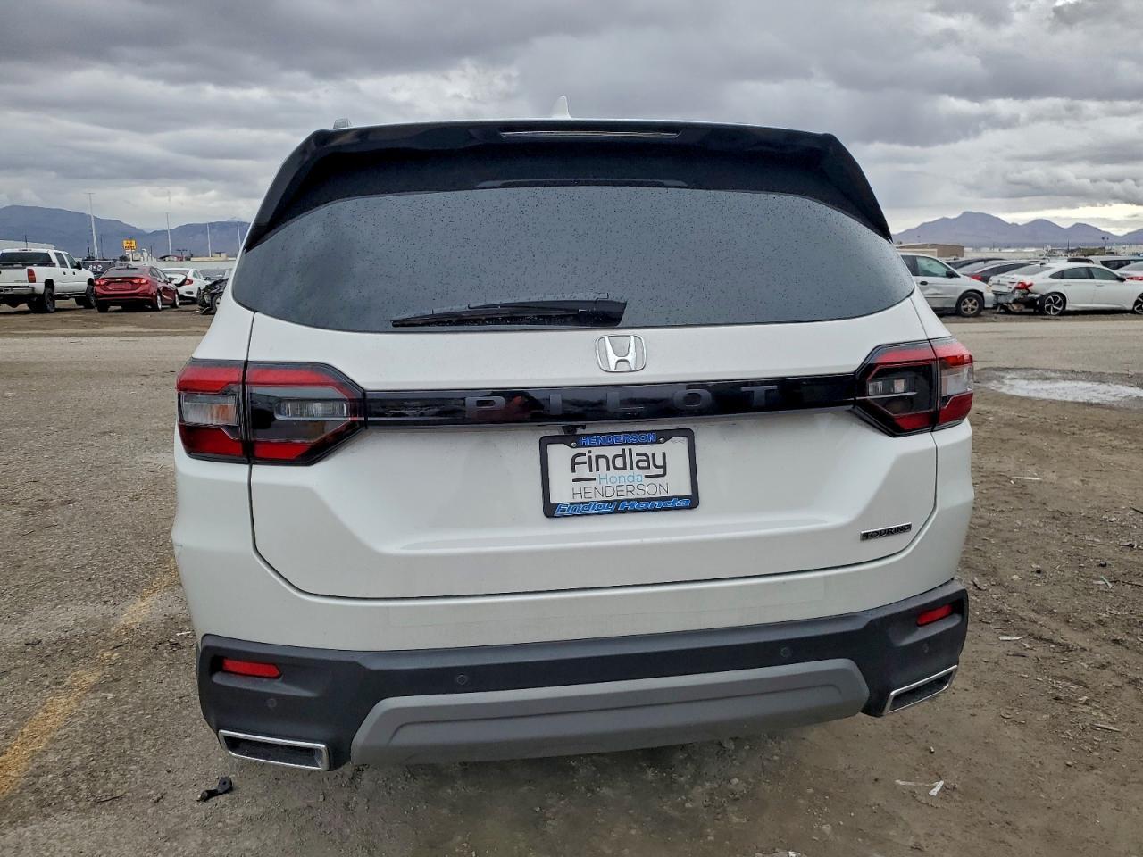 2025 Honda Pilot Touring - Image 6