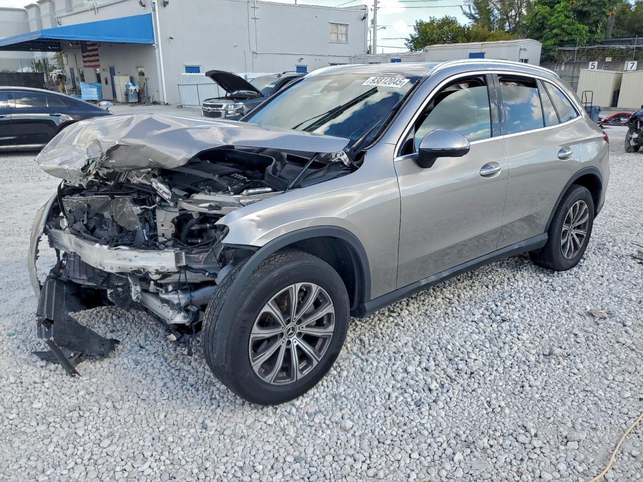 2023 Mercedes-Benz Glc 300