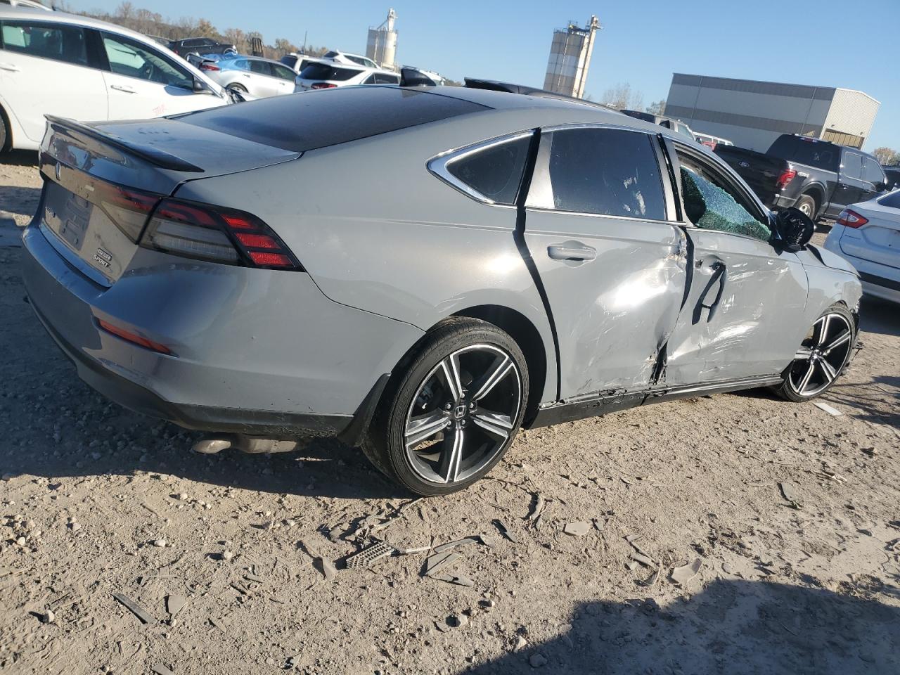 2023 Honda Accord Hybrid Sport - Image 3
