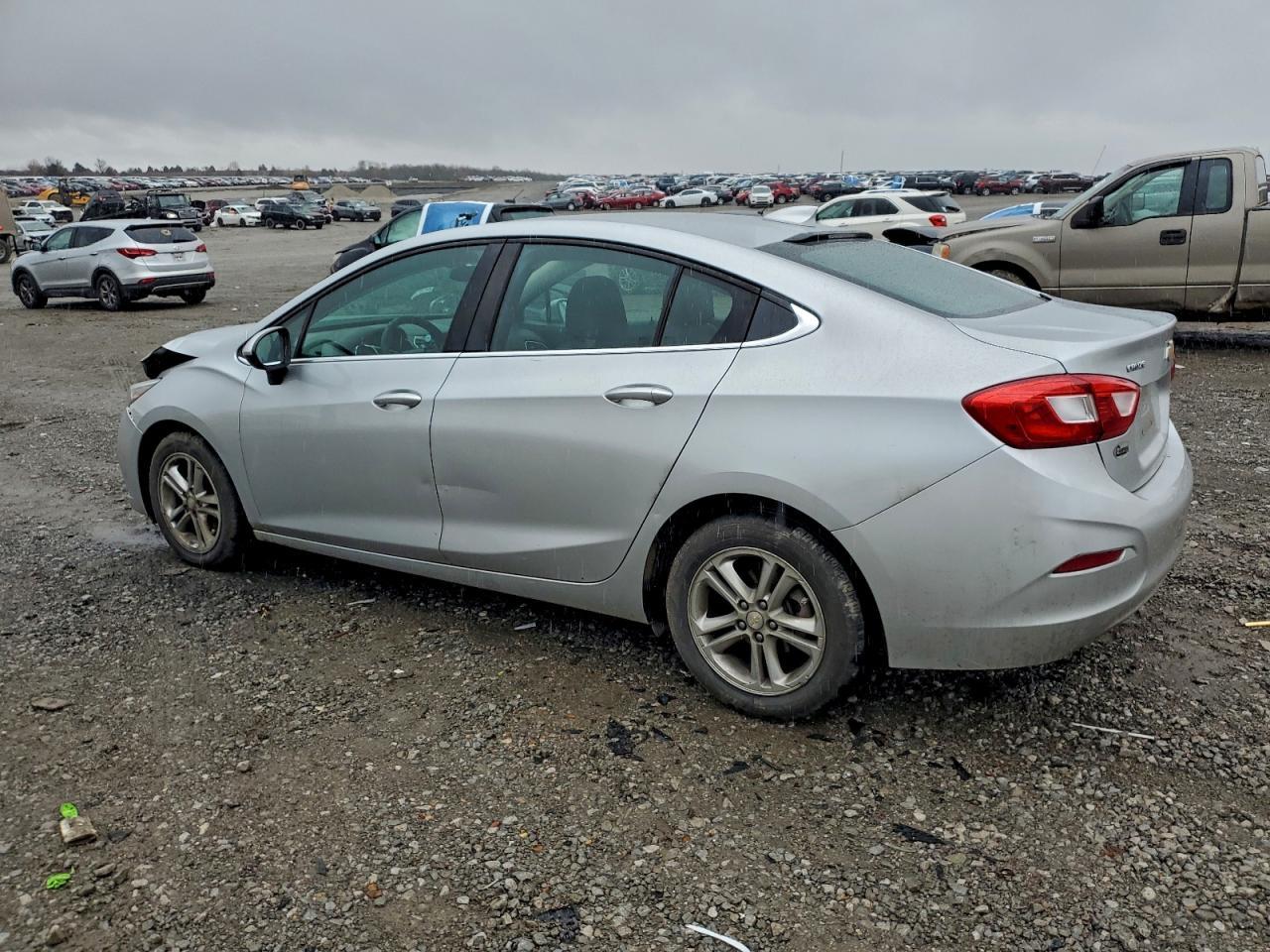 2016 Chevrolet Cruze Lt - Фото 2