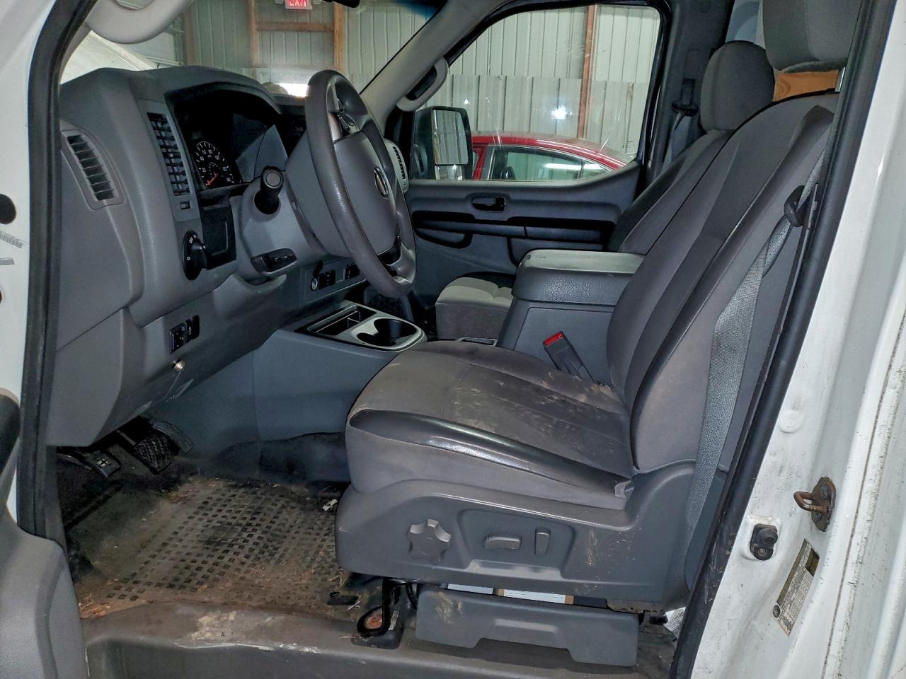 2015 Nissan Nv 2500 Delivery Van - Image 7