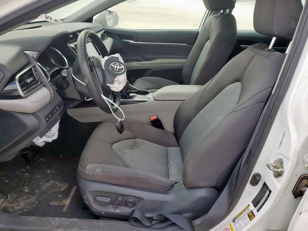 2019 Toyota Camry L - Image 7