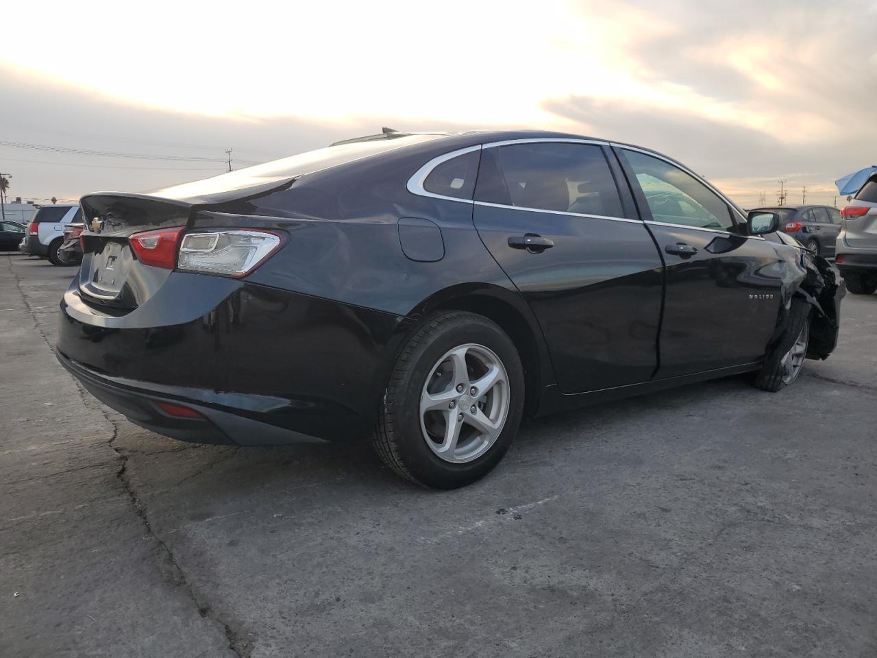 2018 Chevrolet Malibu Ls - Image 3