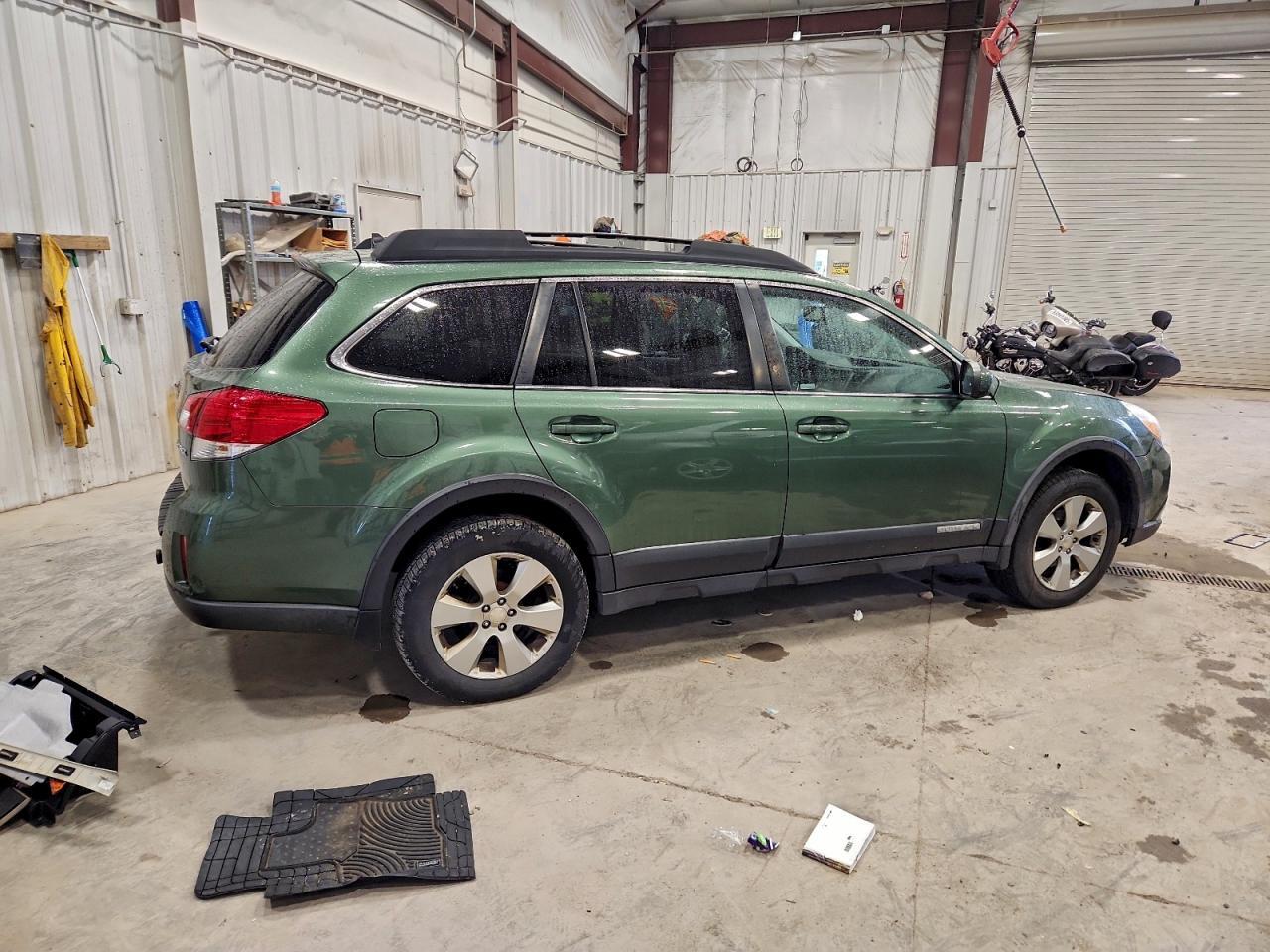 2011 Subaru Outback 2.5I Limited - Image 3