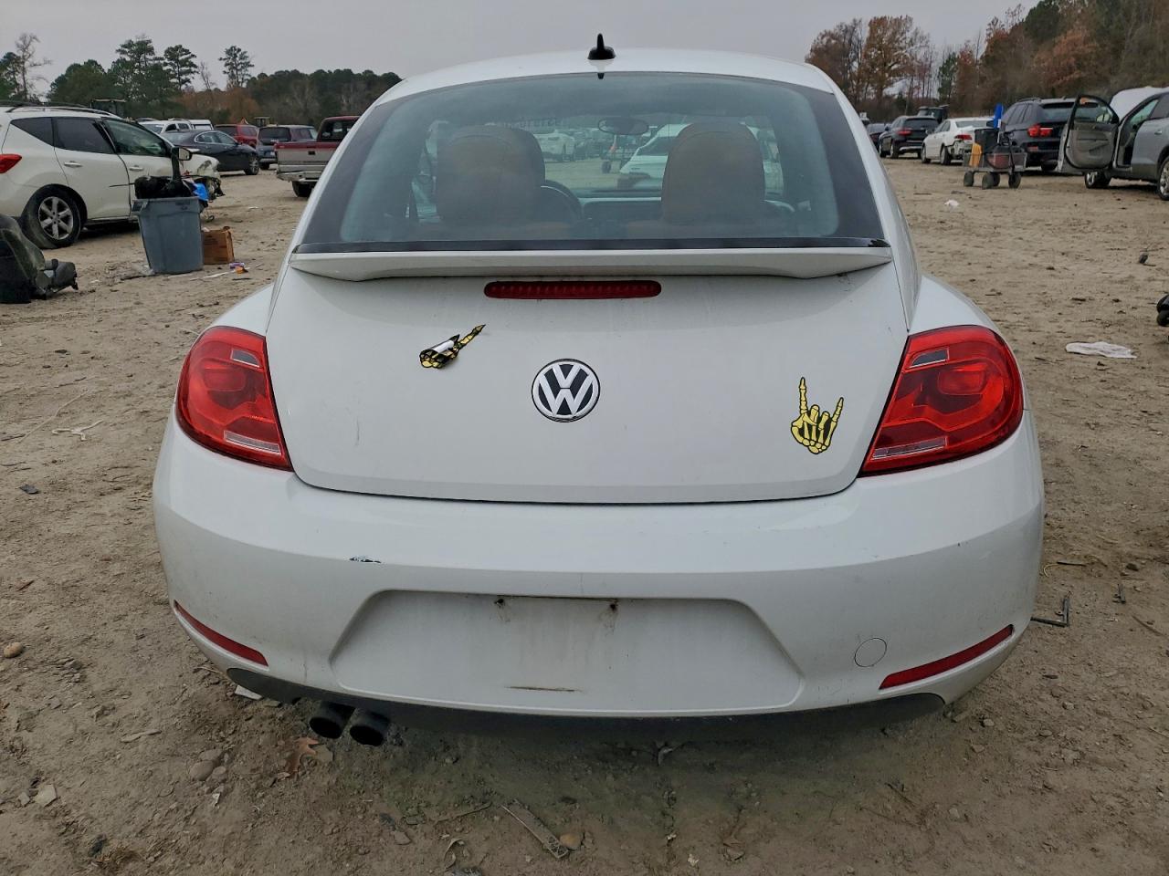 2015 Volkswagen Beetle 1.8T - Фото 6