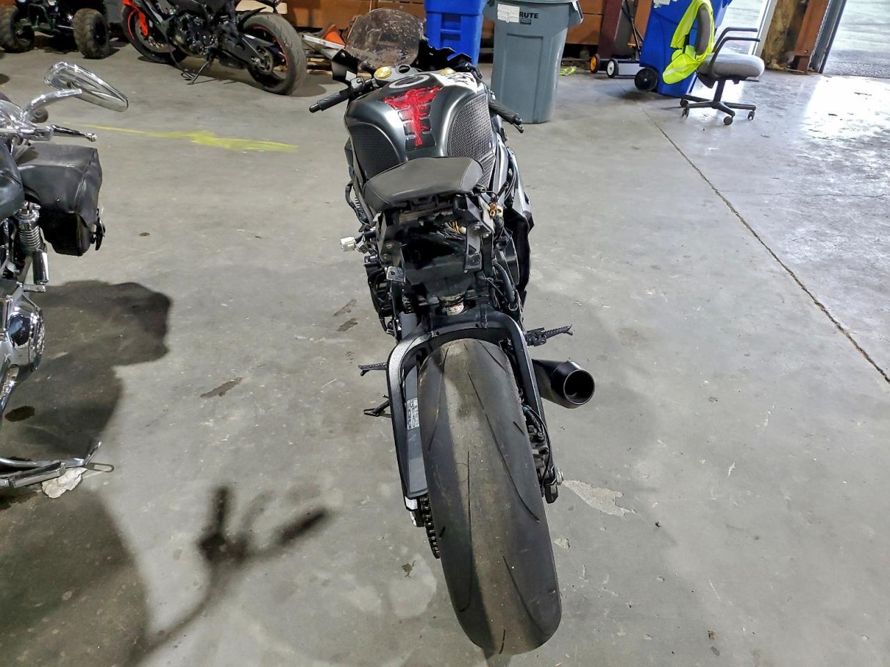 2021 Suzuki Gsx-R1000 - Фото 4