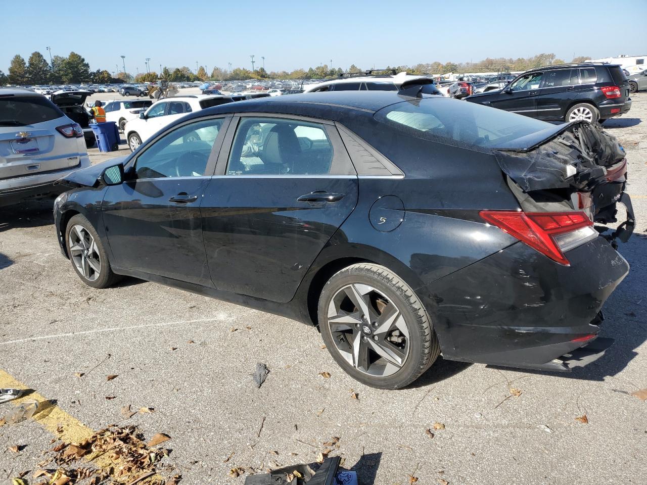 2023 Hyundai Elantra Limited - Фото 2