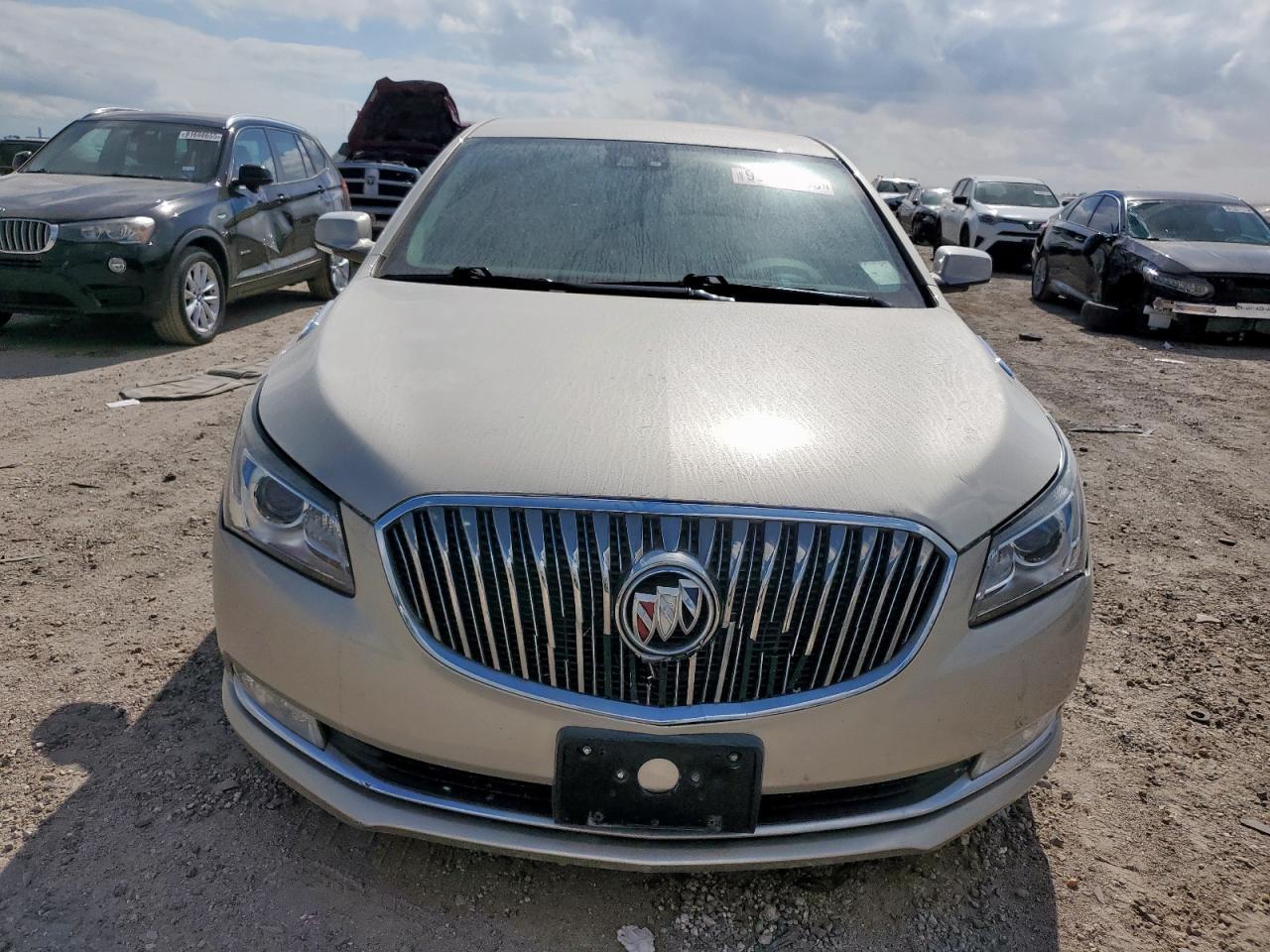 2015 Buick Lacrosse - Image 5