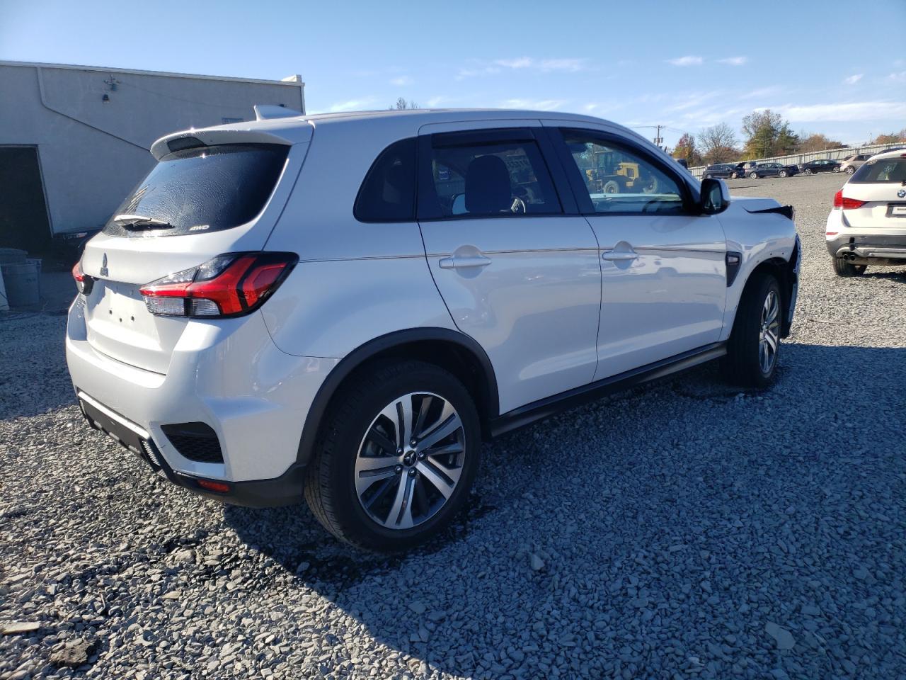 2024 Mitsubishi Outlander Sport S/Se - Фото 3