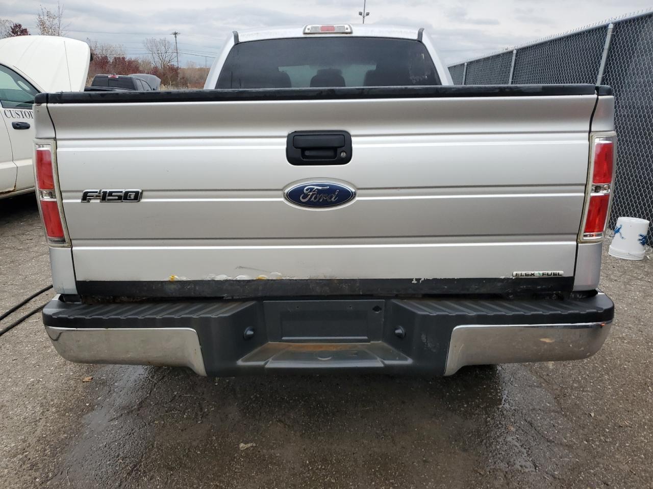 2011 Ford F150 Super Cab - Фото 6