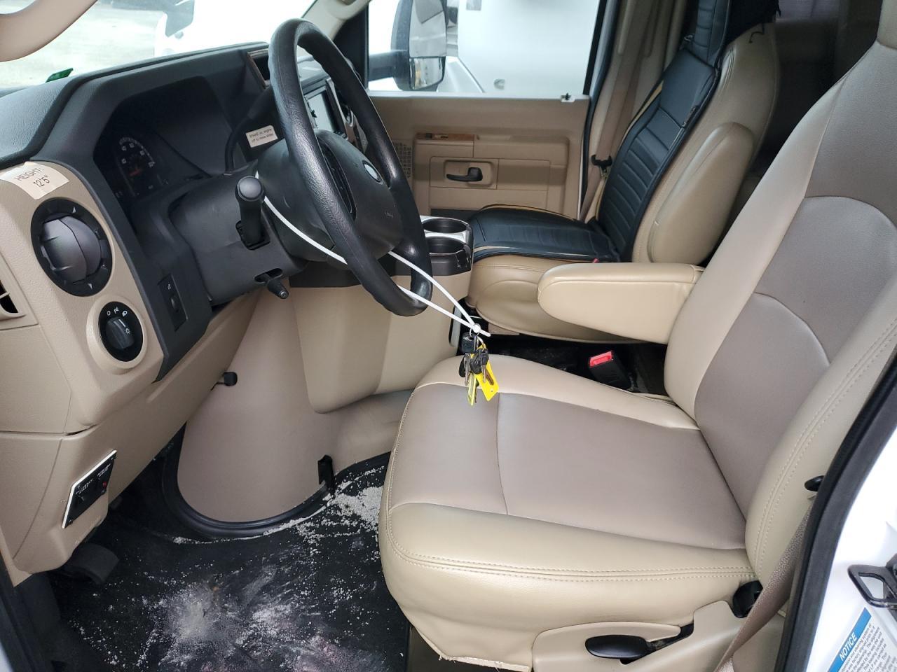 2017 Ford E350 Recreational Vehicle - Image 5