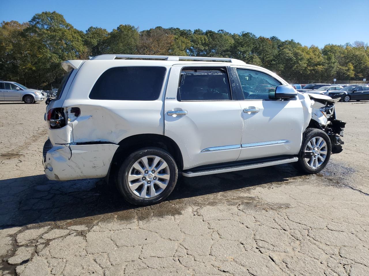 2019 Toyota Sequoia Platinum - Фото 3